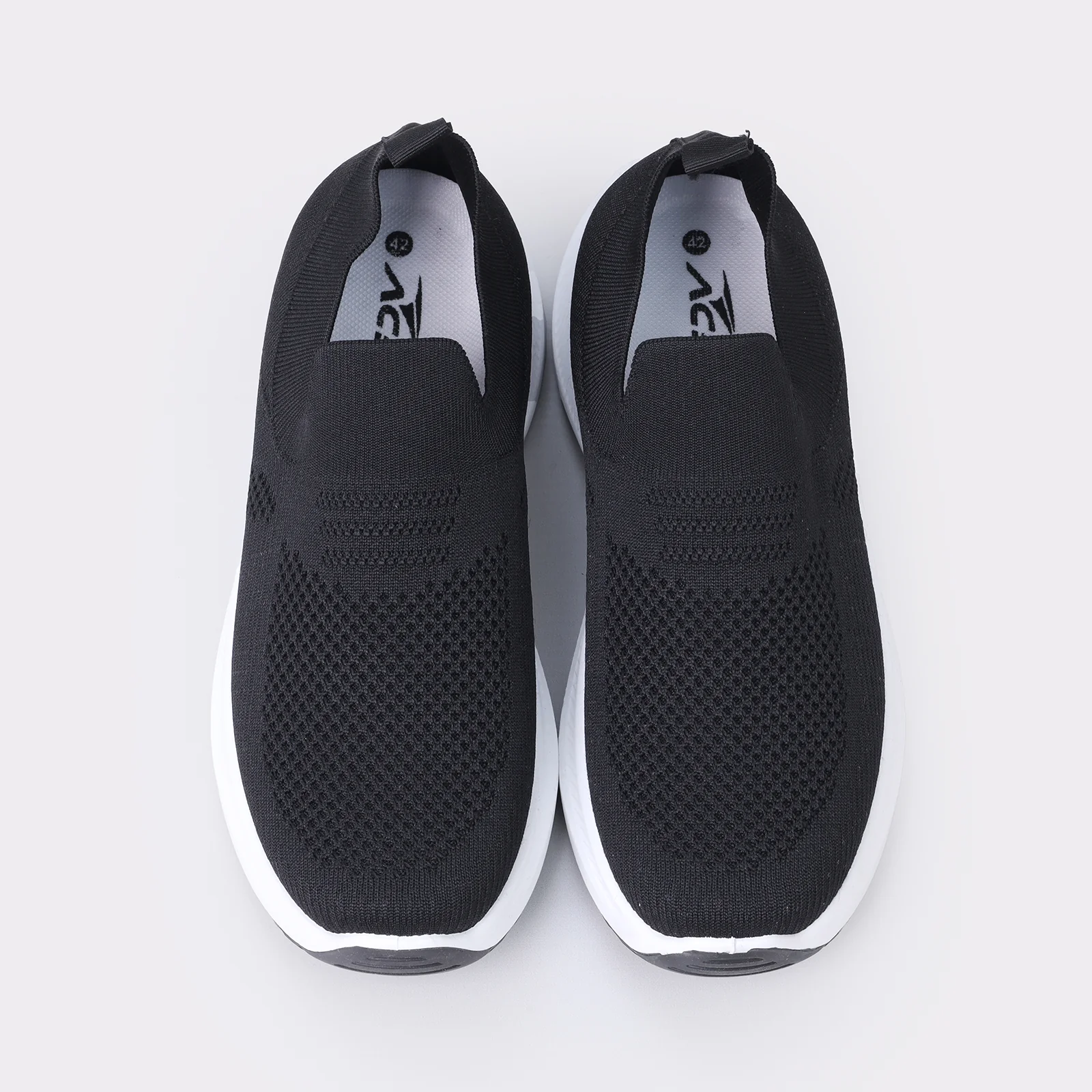 Men's Trendy Slip on Sneakers - Image 4