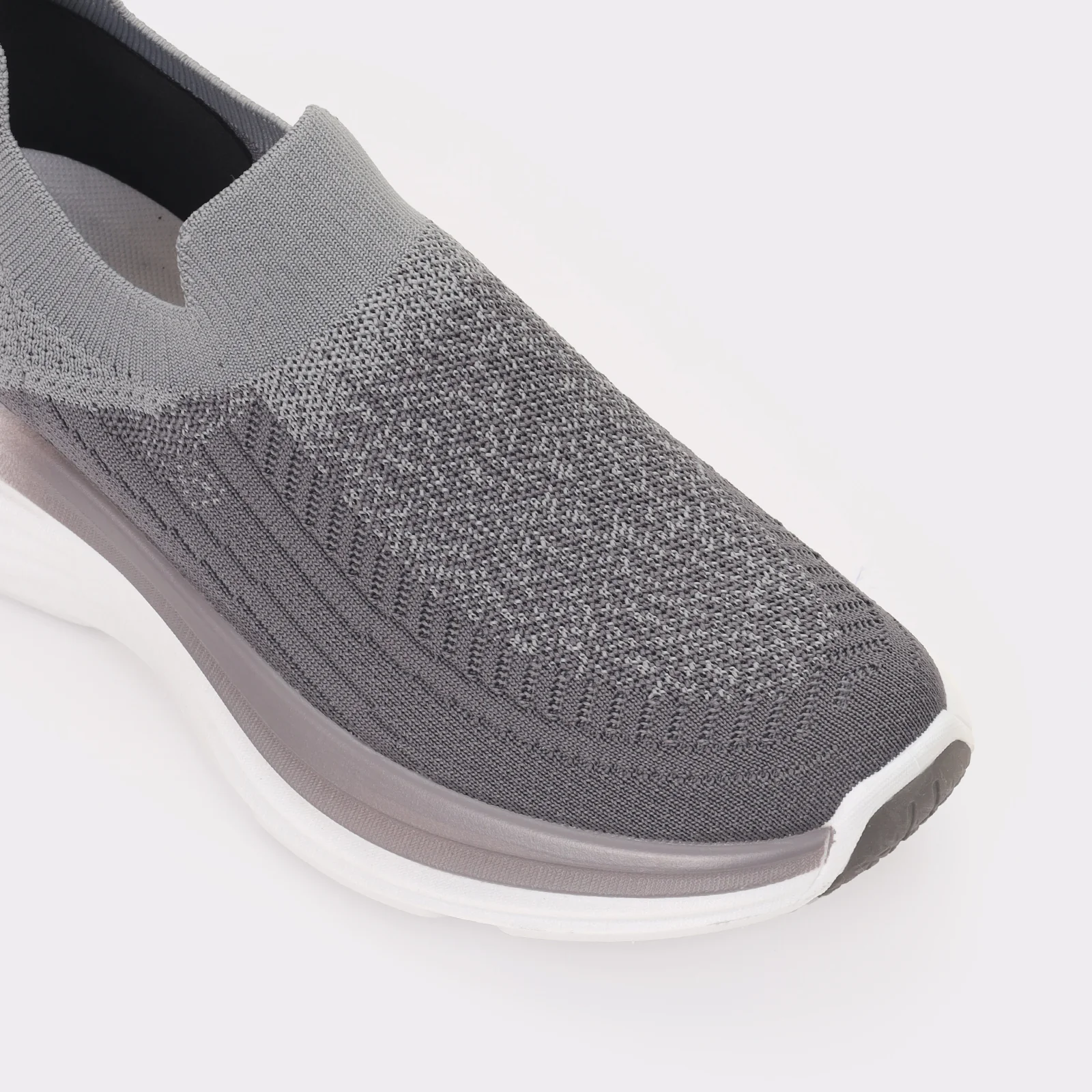 Men Everyday Sneakers - Image 7
