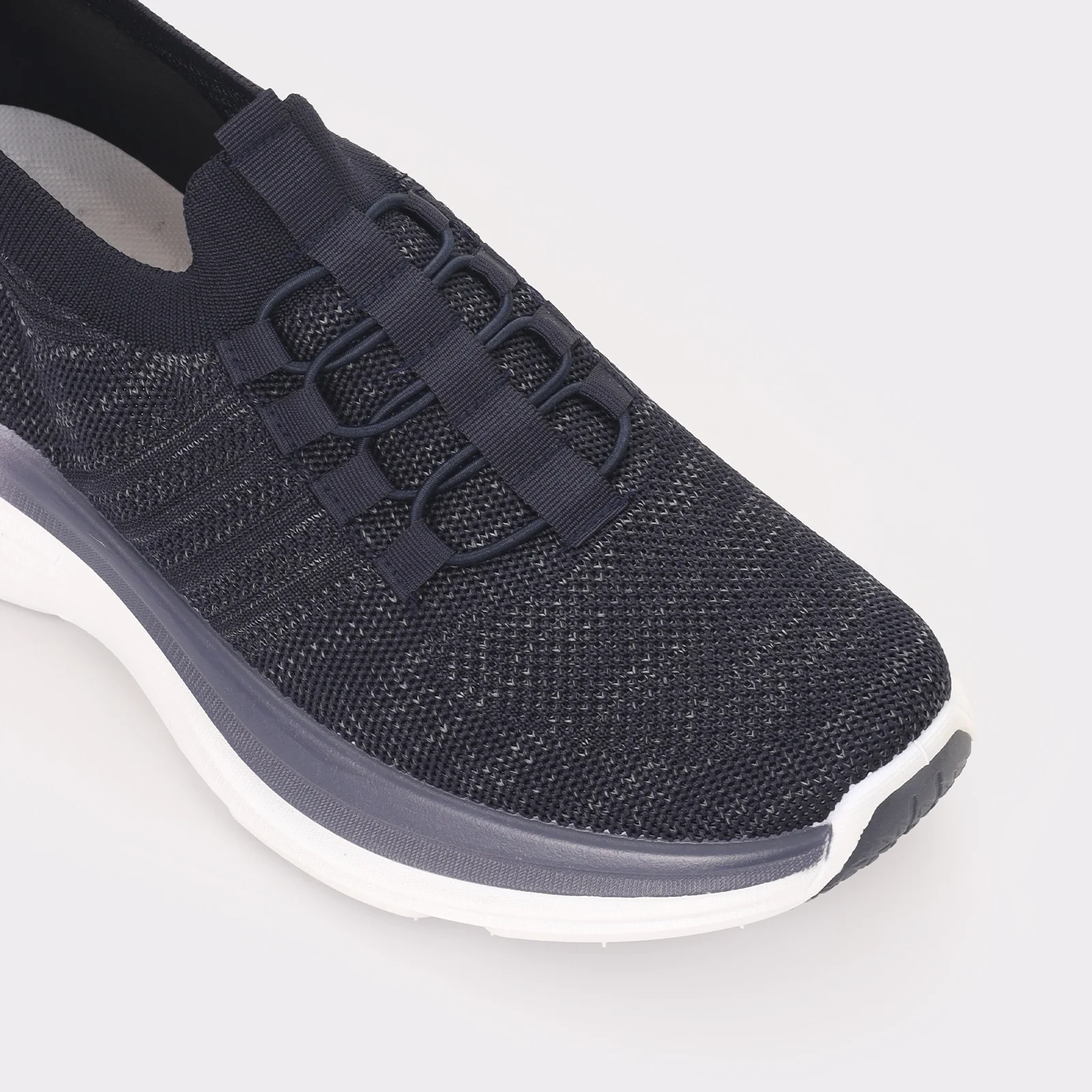 Men Everyday Sneakers - Image 7