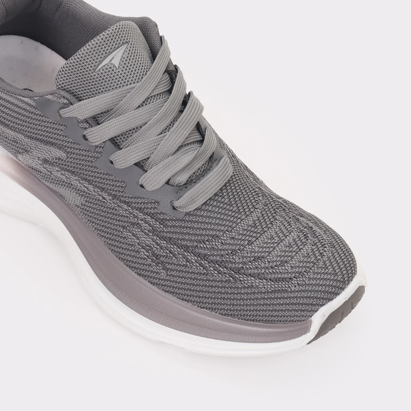 Men Everyday Sneakers - Image 7