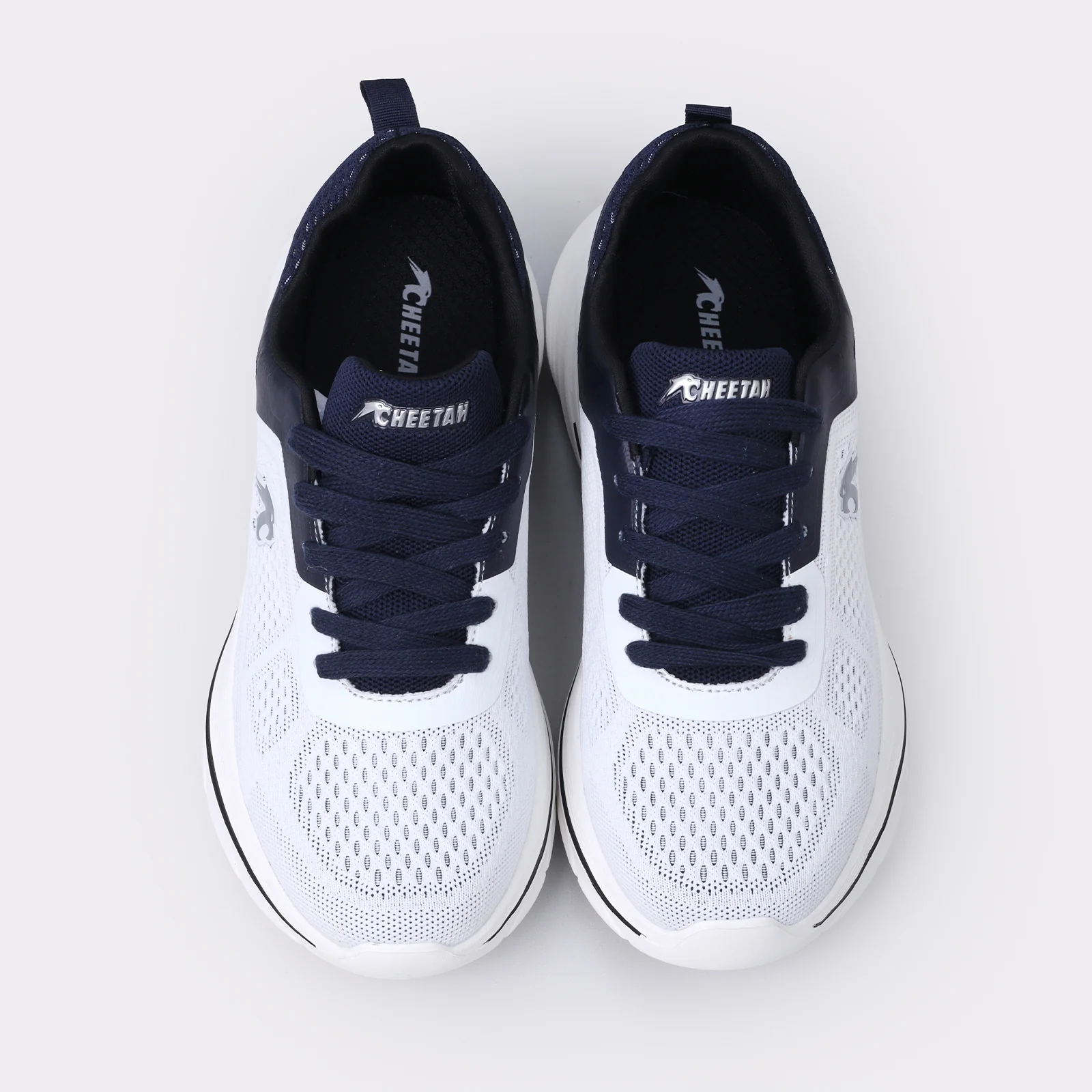 Men Everyday Sneakers - Image 4