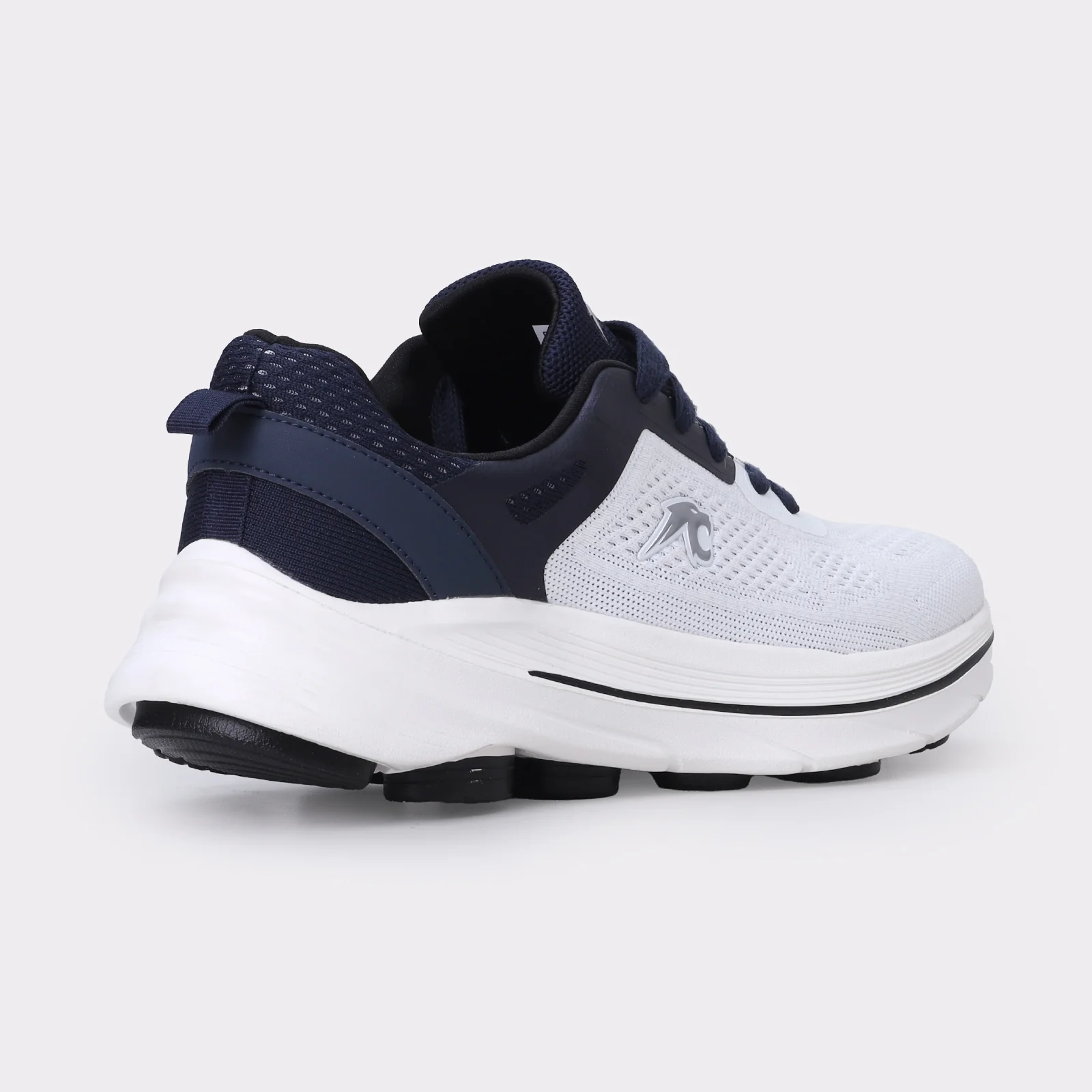 Men Everyday Sneakers - Image 5